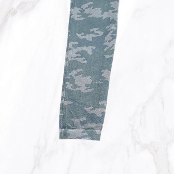 Spanx Women's High Waist Black & Gray Camo Print Leggings, Size L - Picture 3 of 5